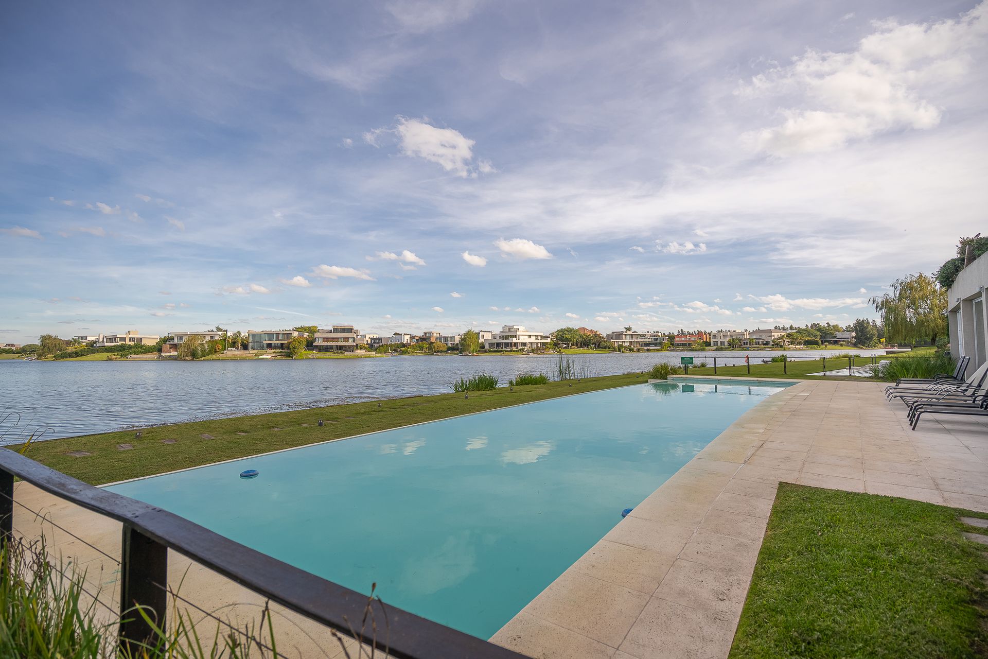 Departamento 4 amb con 2 cocheras Golf Nordelta