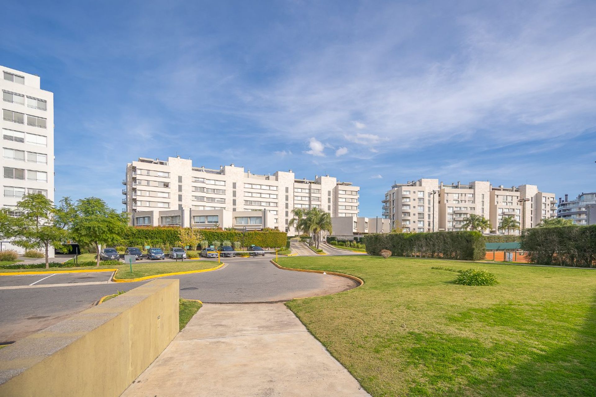 Departamento 4 amb con 2 cocheras Golf Nordelta