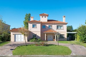 5-Room House for Sale Castores Nordelta Unique