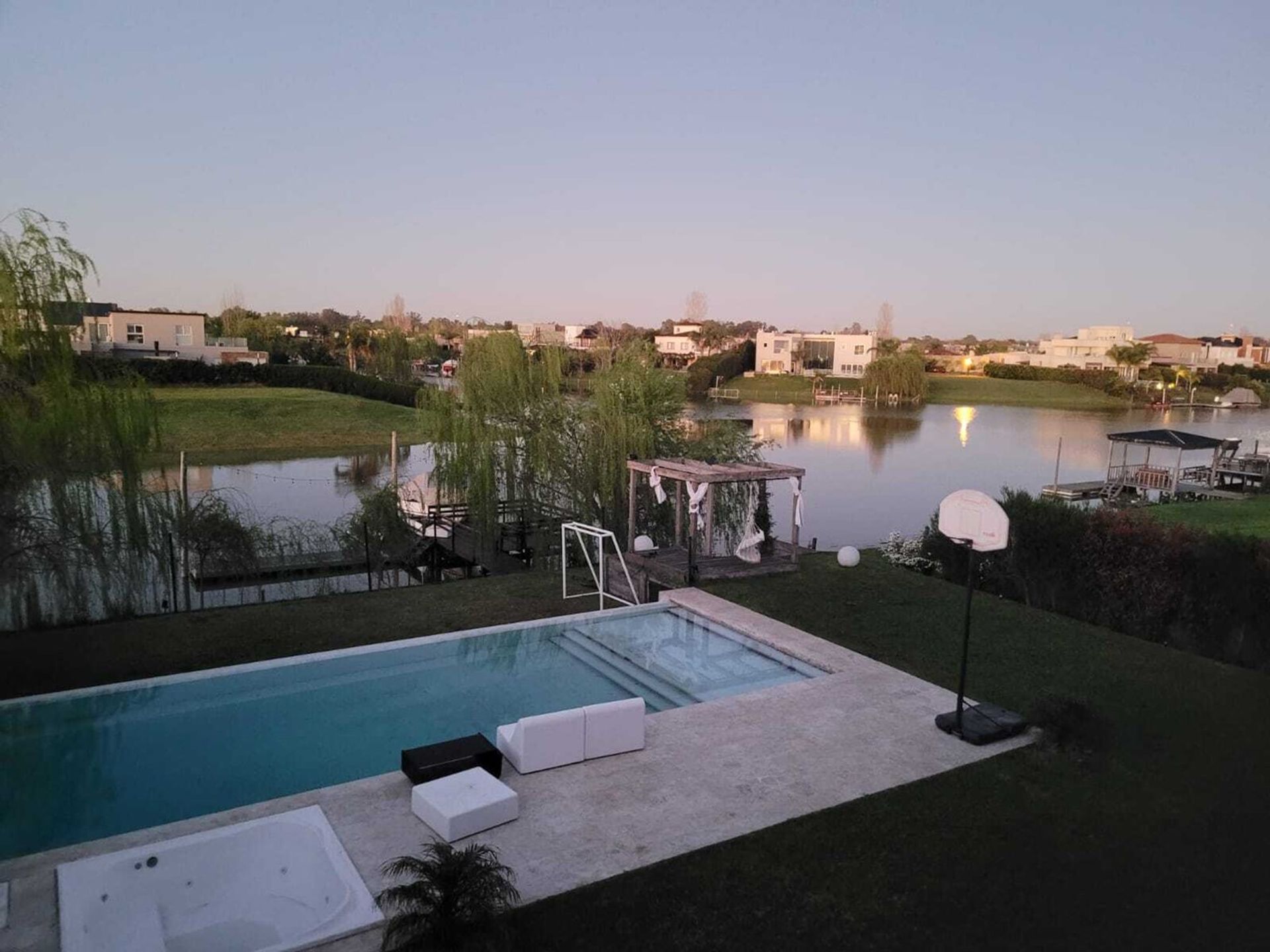 Casa venta Barrio San Benito Tigre Lote al rio