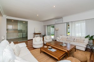 4-room house for sale in Olivos with pool, parking, garage