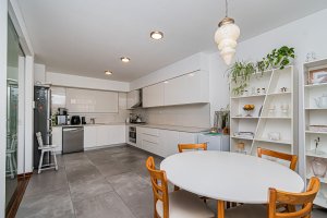 4-room house for sale in Olivos with pool, parking, garage