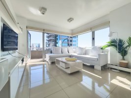 Vicente Lopez Sale: 3 Bedrooms, View, 2 Parking Spaces