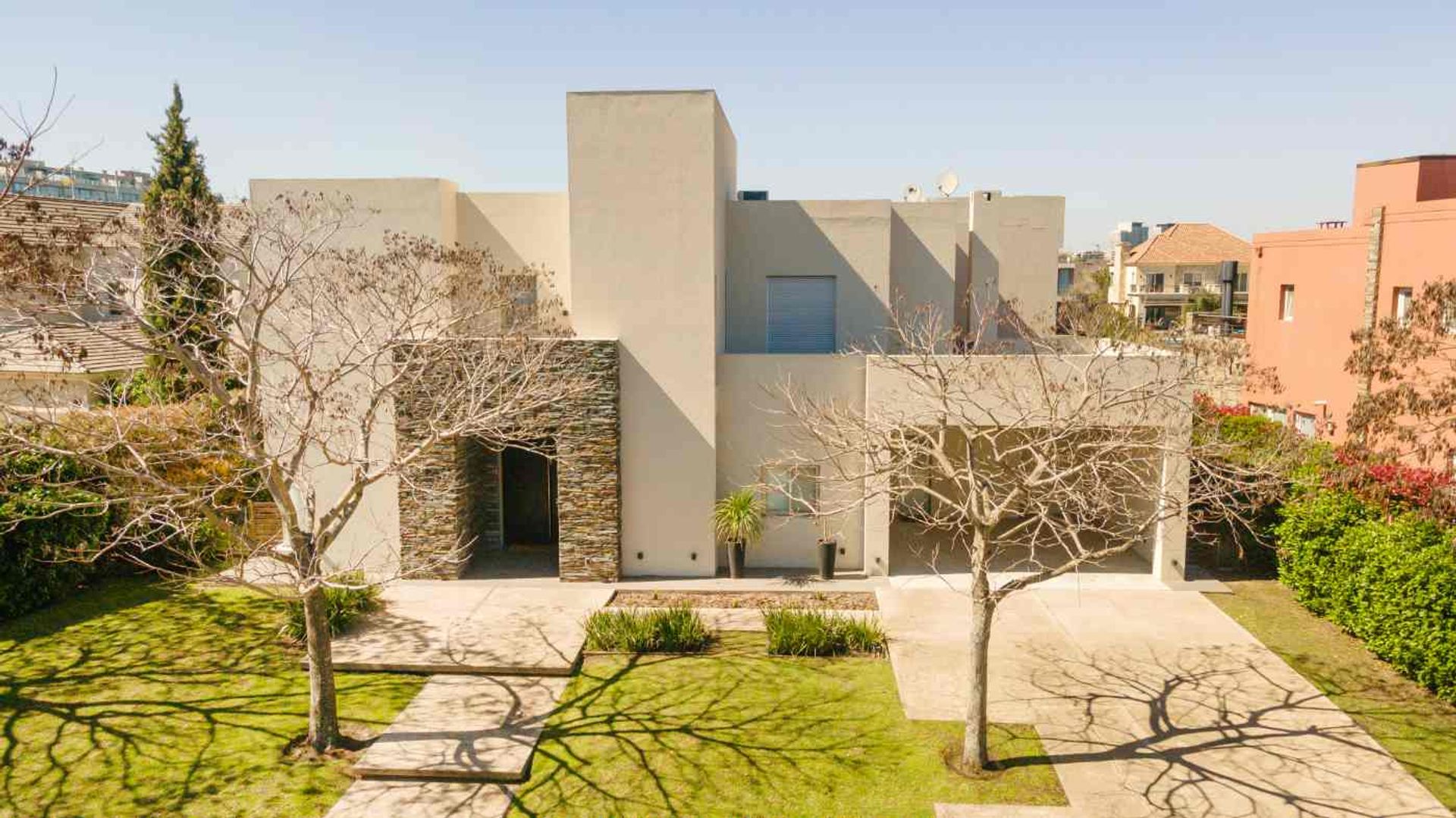 Venta Casa Estilo Moderna Al Lago El Golf Nordelta