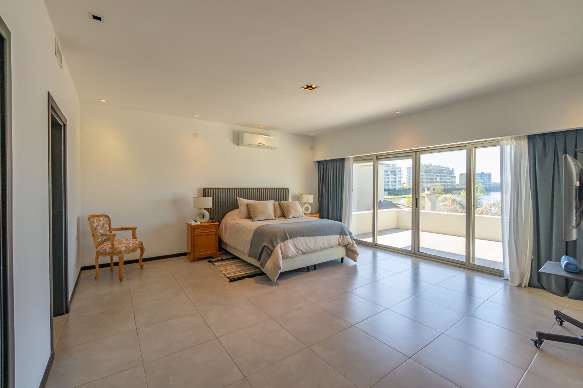 Casa 7 amb Alquiler salida al lago Golf nordelta