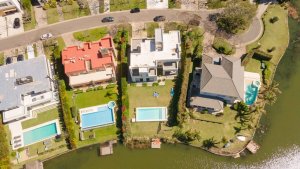 Venta Casa Estilo Moderna Al Lago El Golf Nordelta