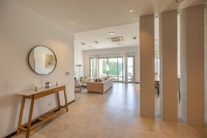 Venta Casa Estilo Moderna Al Lago El Golf Nordelta