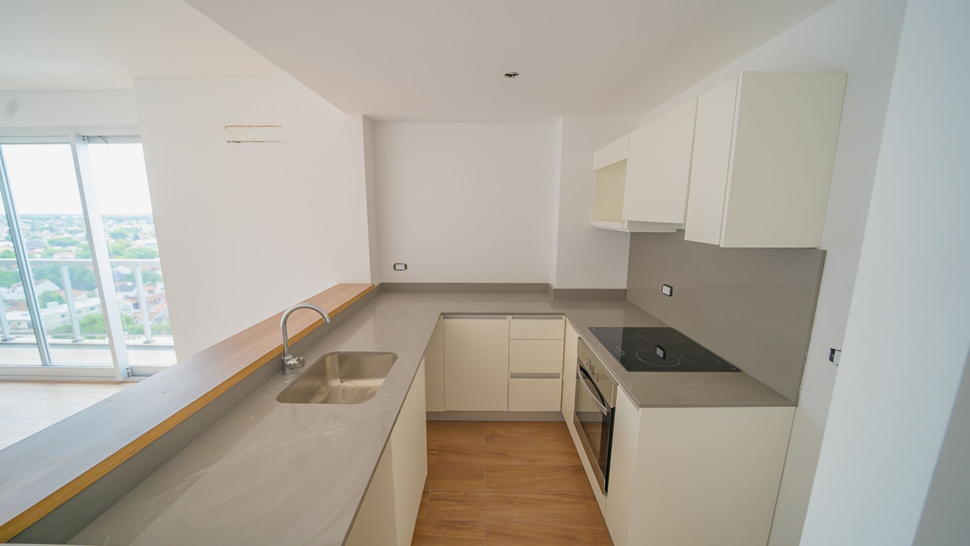 Venta departamento piso alto La Lucila