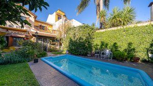 5-Room House for Sale in Beccar, Pool, Credit Available