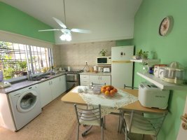 House for Sale: 3 Rooms, Martinez & Apartment: 2 Rooms