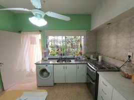 House for Sale: 3 Rooms, Martinez & Apartment: 2 Rooms