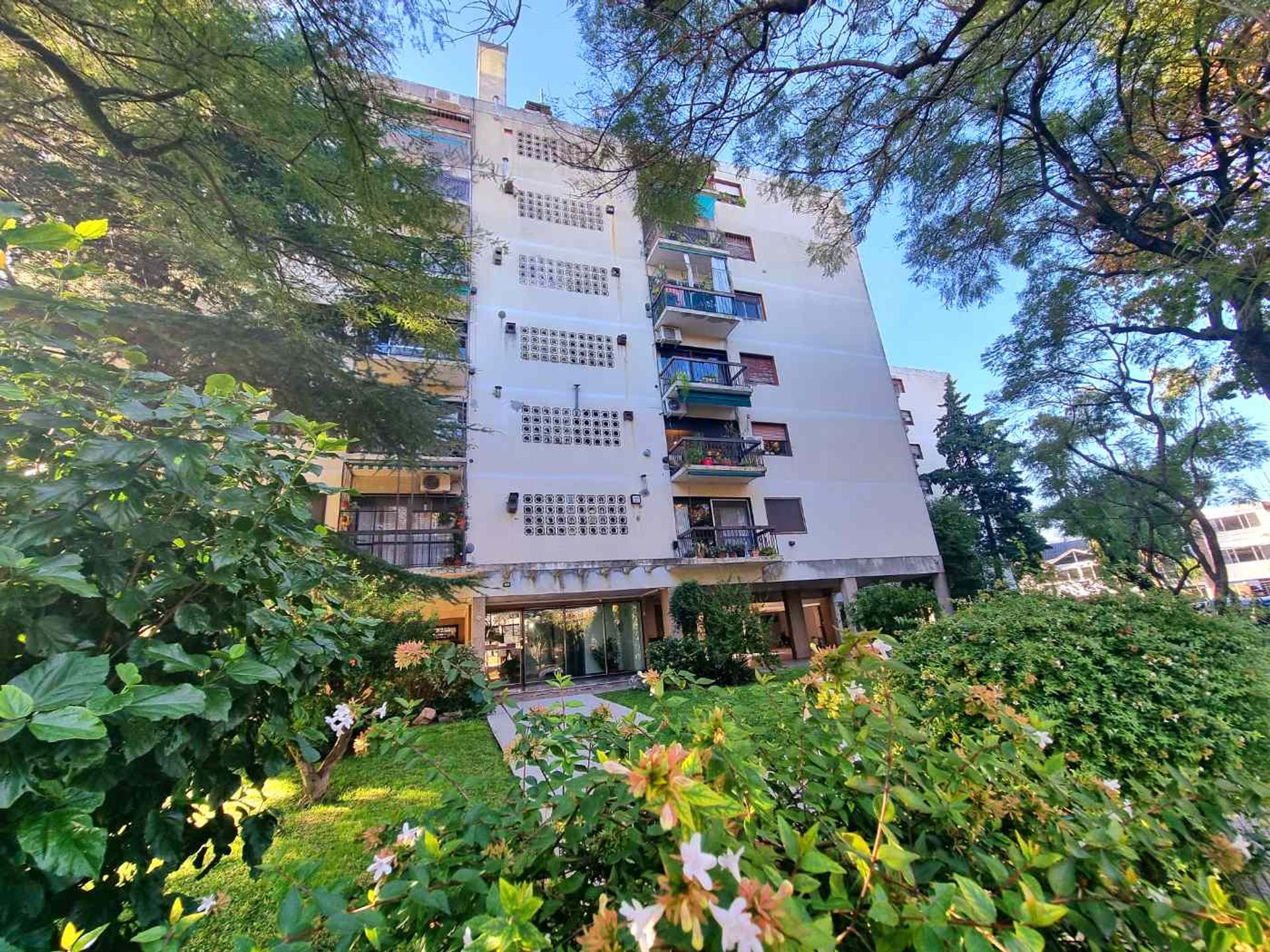 Apartment for Sale – 4 Rooms, Martinez, Balcony, Garage