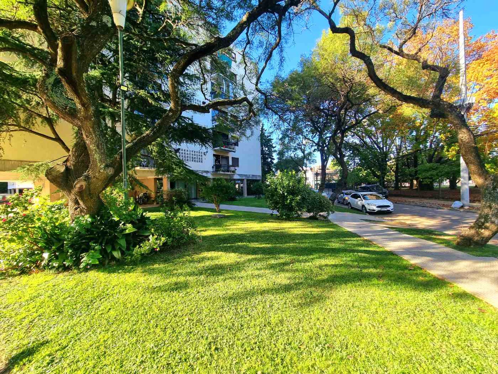 Venta Departamento 4 Amb Martinez Balcon Cochera