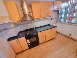 Apartment for Sale – 4 Rooms, Martinez, Balcony, Garage