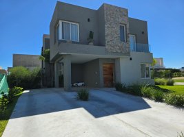 Casa Venta Nordelta Barrio Carpinchos Con Pileta