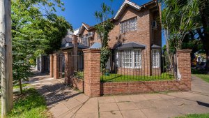 Venta Casa 4 Ambientes A Modernizar Martinez