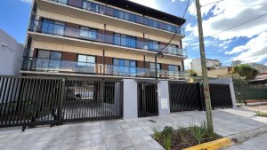 Sale of Two Rooms in Florida, New Garage
