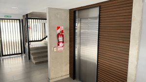 Sale of Two Rooms in Florida, New Garage