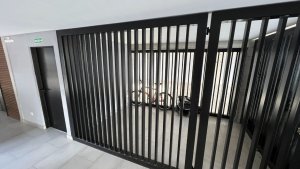 Sale of Two Rooms in Florida, New Garage