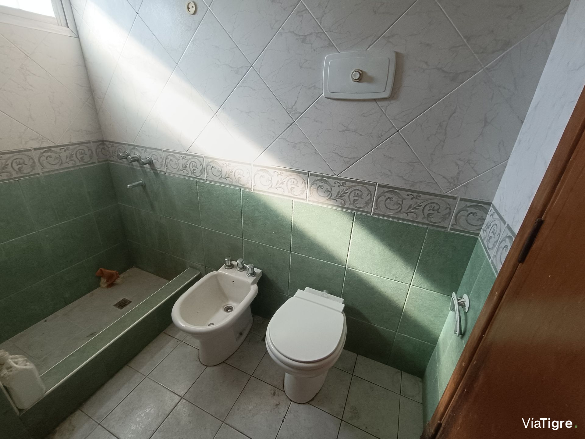 Casa Multifamiliar Venta Benavidez Quincho Garage