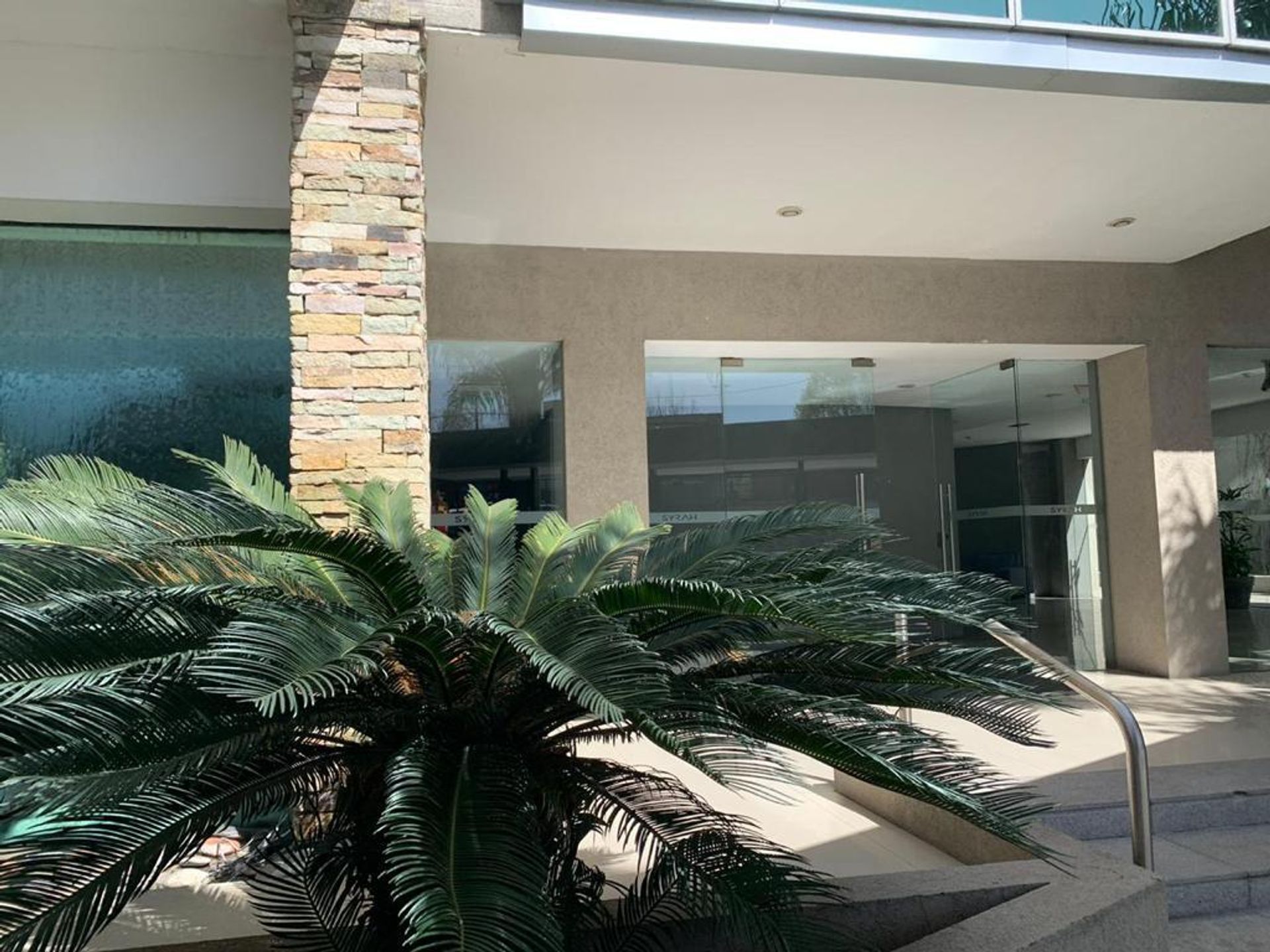 Venta Departamento 3 Amb, Piso Alto Al Rio, 2 Coch