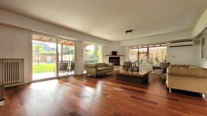 House for sale in Lomas San Isidro (Golf), 7 rooms