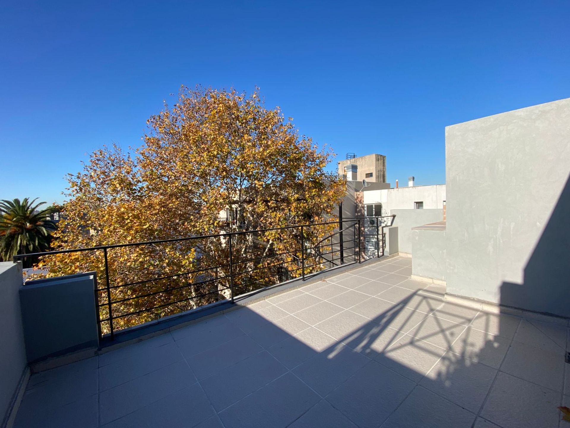 3-Room Apartment for Sale – Victoria – Terrace – Garage