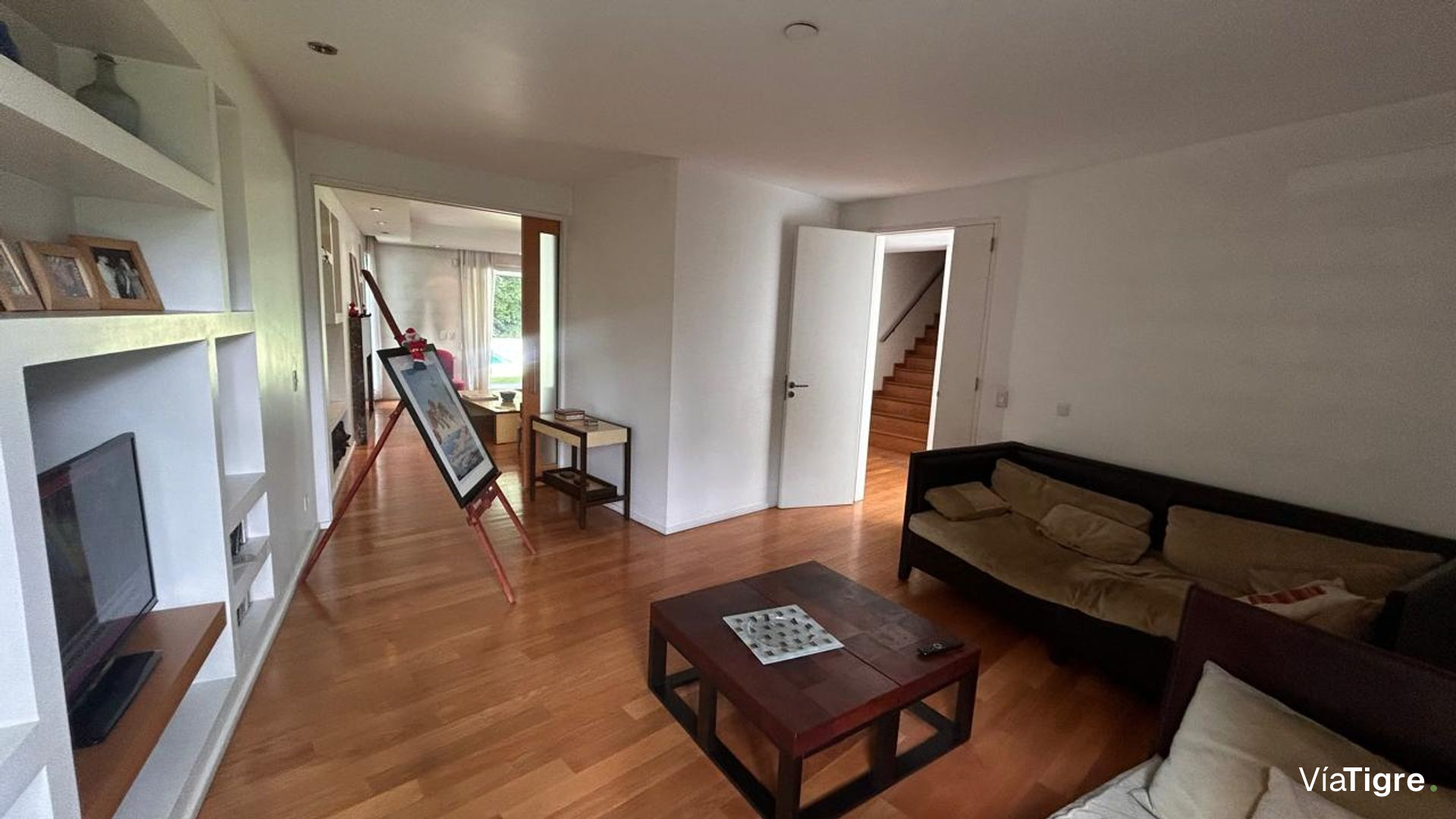 Vende casa Lomas de San Isidro 1928m 5 dorm pileta