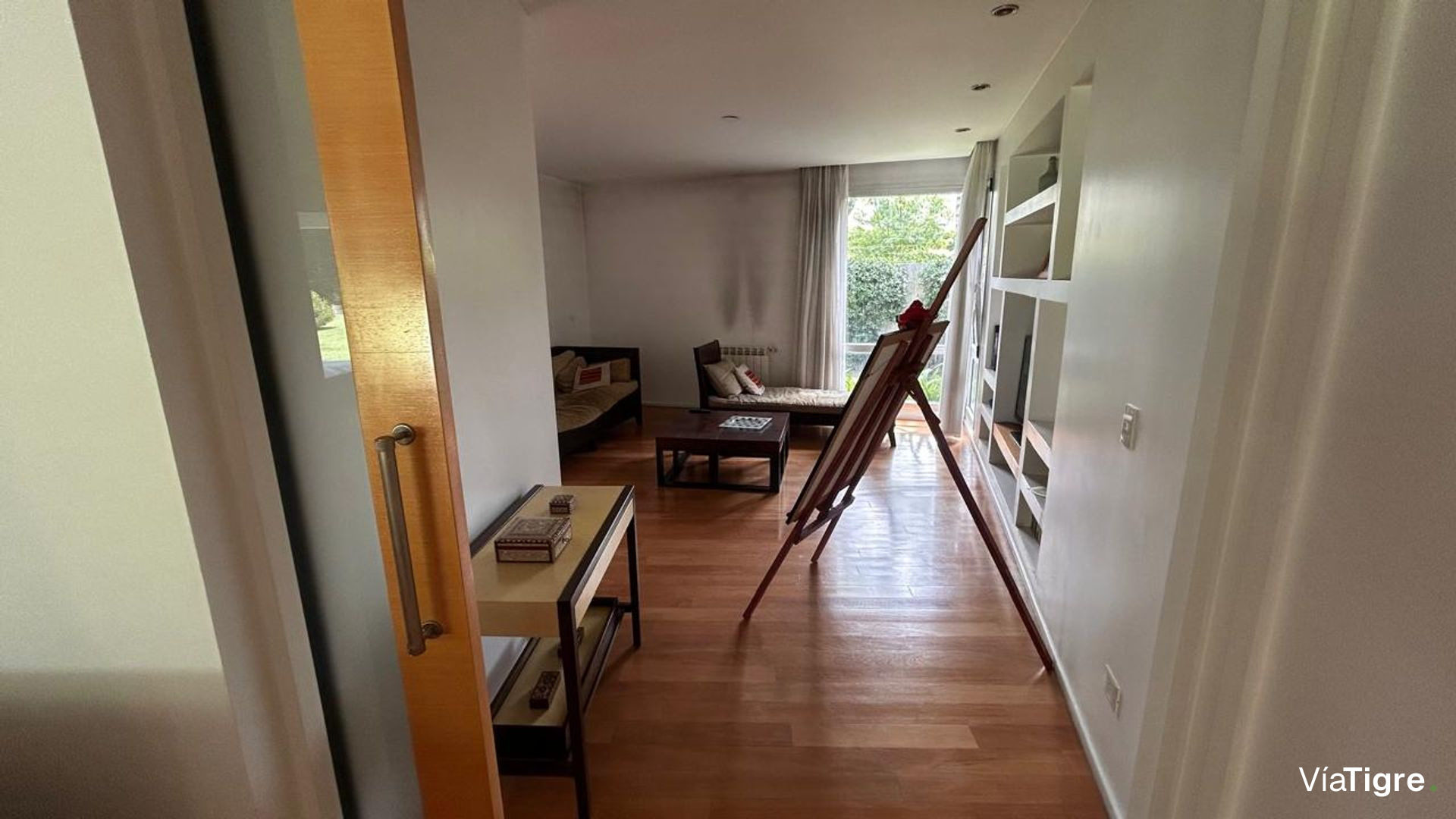 Vende casa Lomas de San Isidro 1928m 5 dorm pileta
