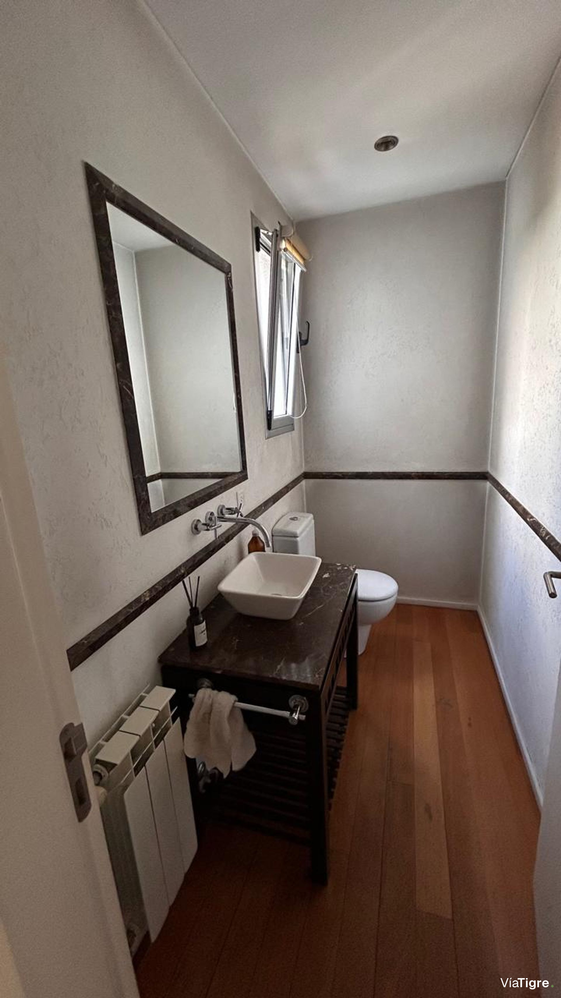 Vende casa Lomas de San Isidro 1928m 5 dorm pileta