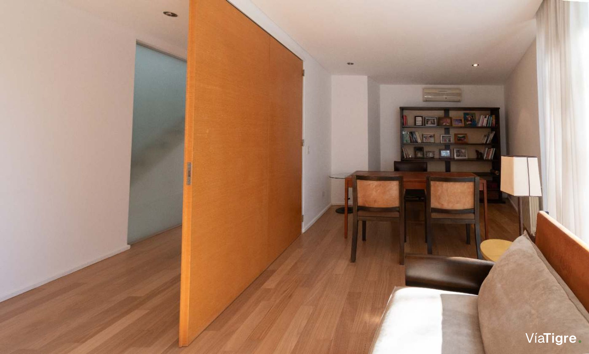 Vende casa Lomas de San Isidro 1928m 5 dorm pileta