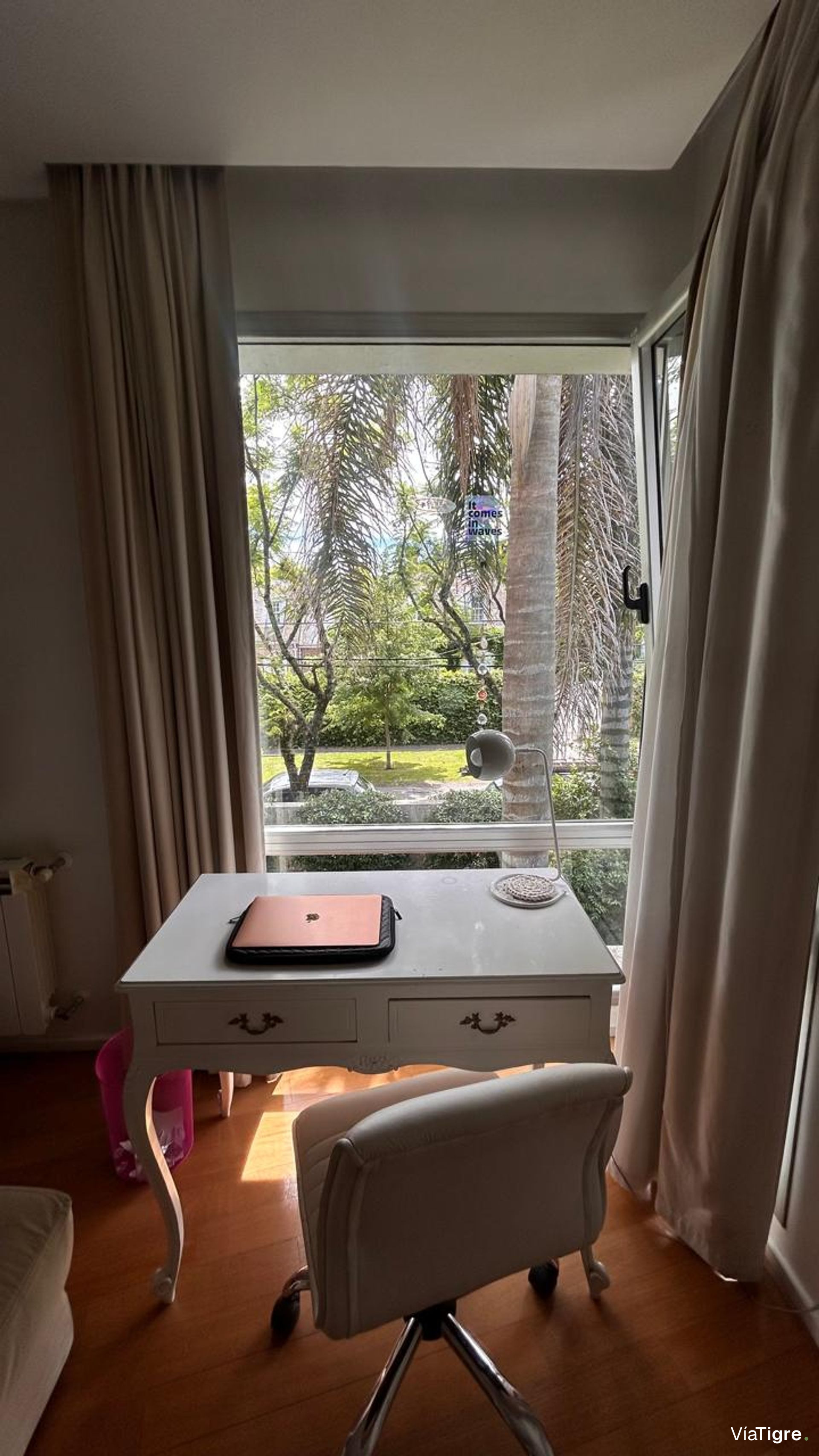 Vende casa Lomas de San Isidro 1928m 5 dorm pileta