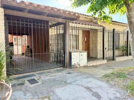 PH 4-room Apartment for Sale in Martínez with Garden