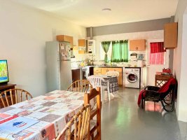 PH 4-room Apartment for Sale in Martínez with Garden