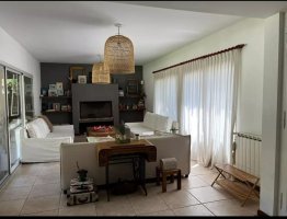 House for Sale in San Isidro Labrador with Rent