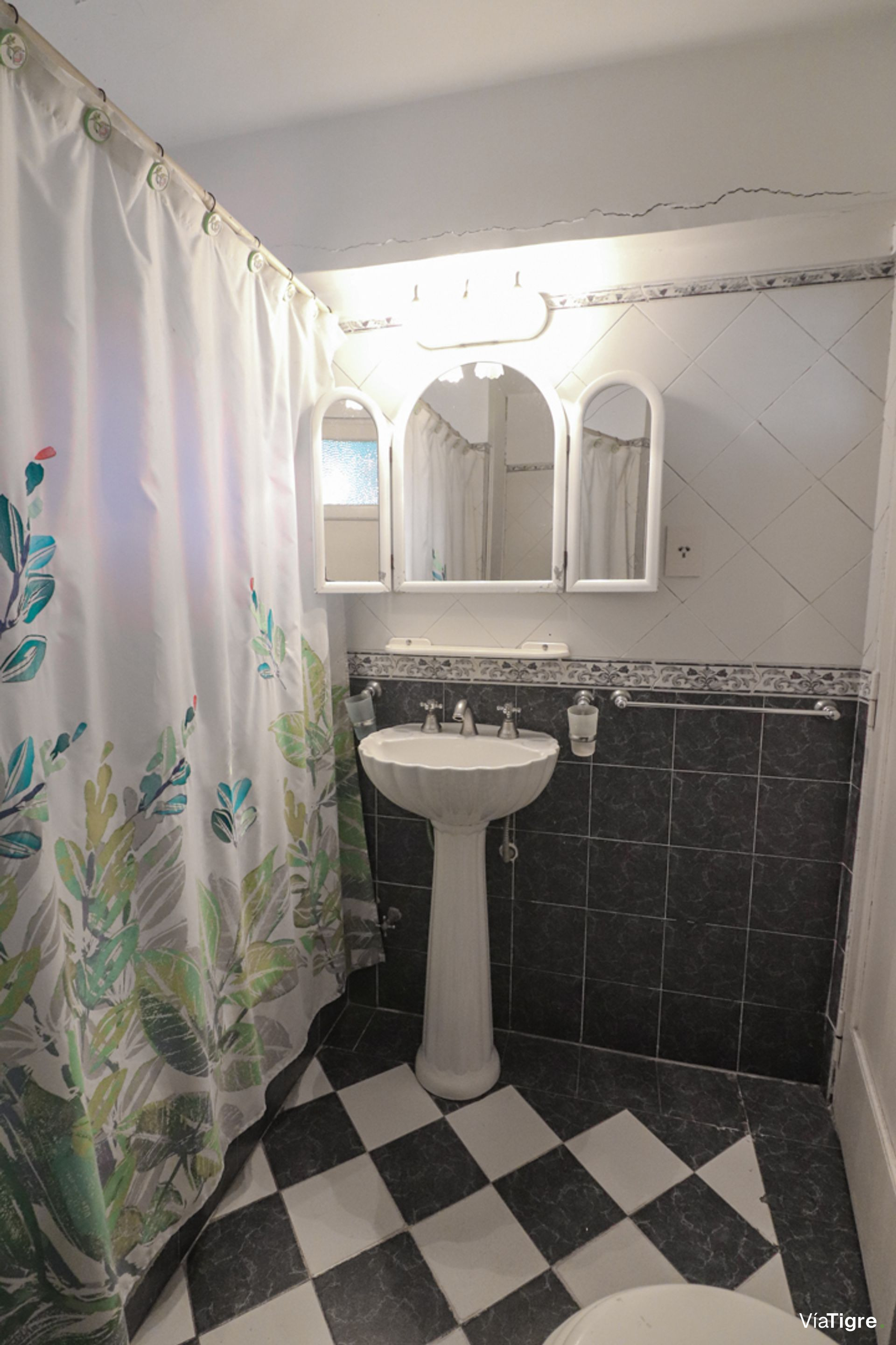 Casa en VENTA 6 amb. con Jardín - Vicente Lopéz
