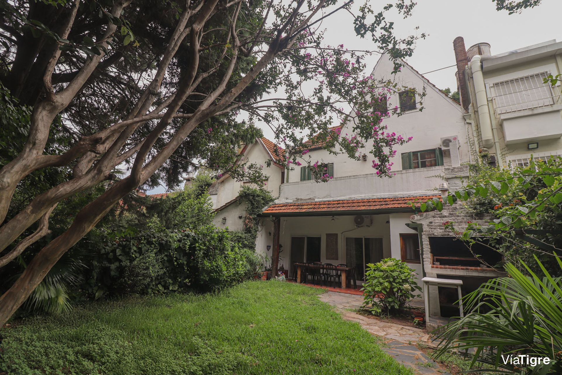 Casa en VENTA 6 amb. con Jardín - Vicente Lopéz