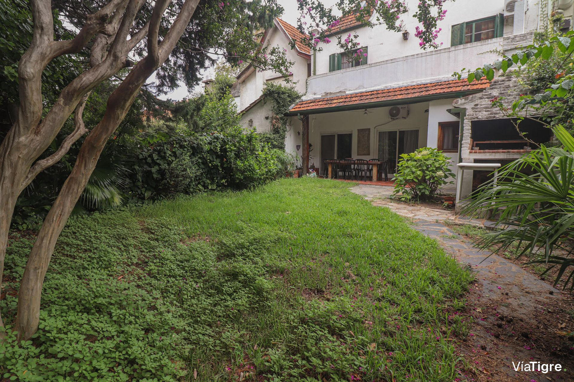 Casa en VENTA 6 amb. con Jardín - Vicente Lopéz
