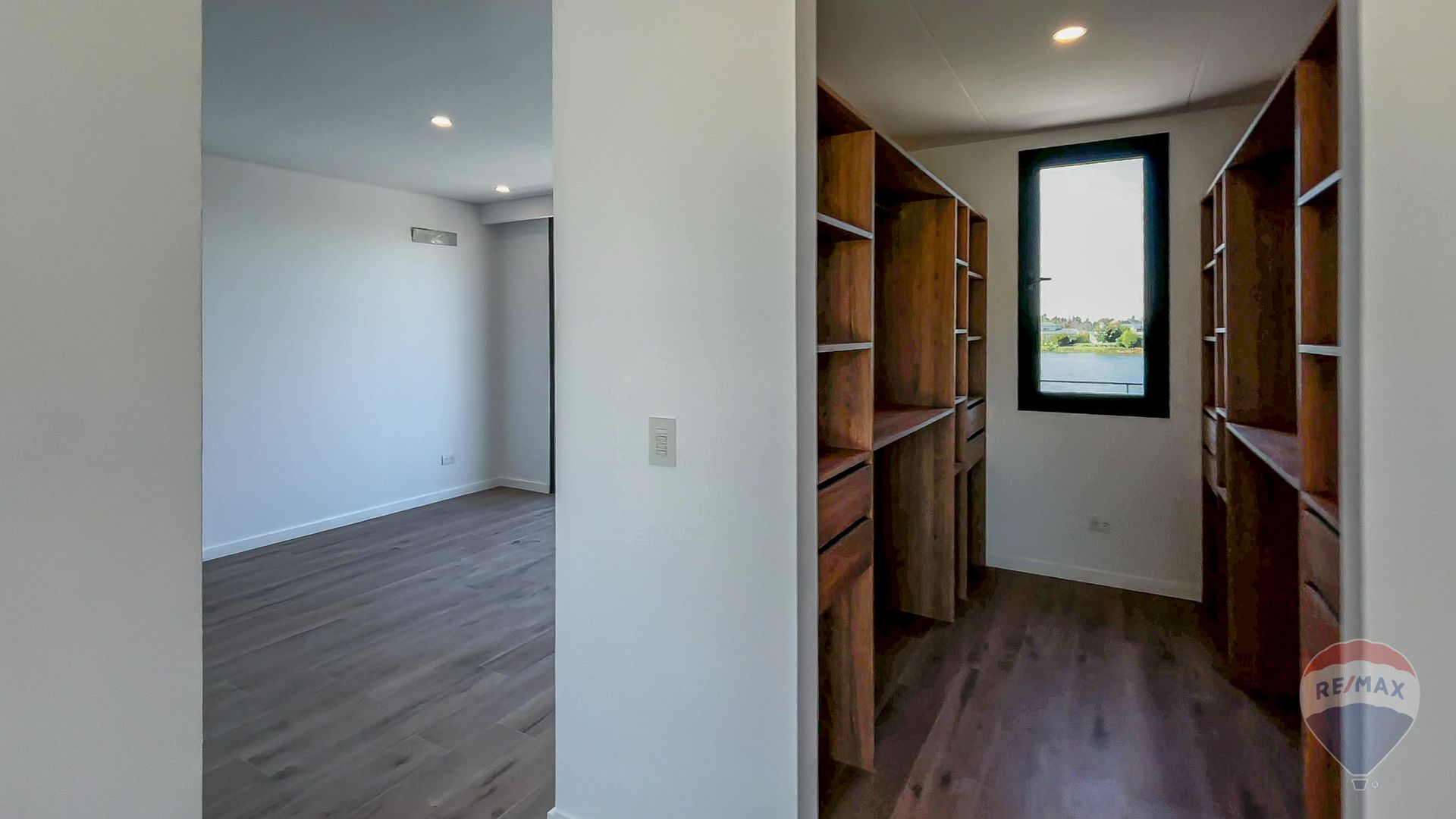 Casa a estrenar en venta al agua en San Benito