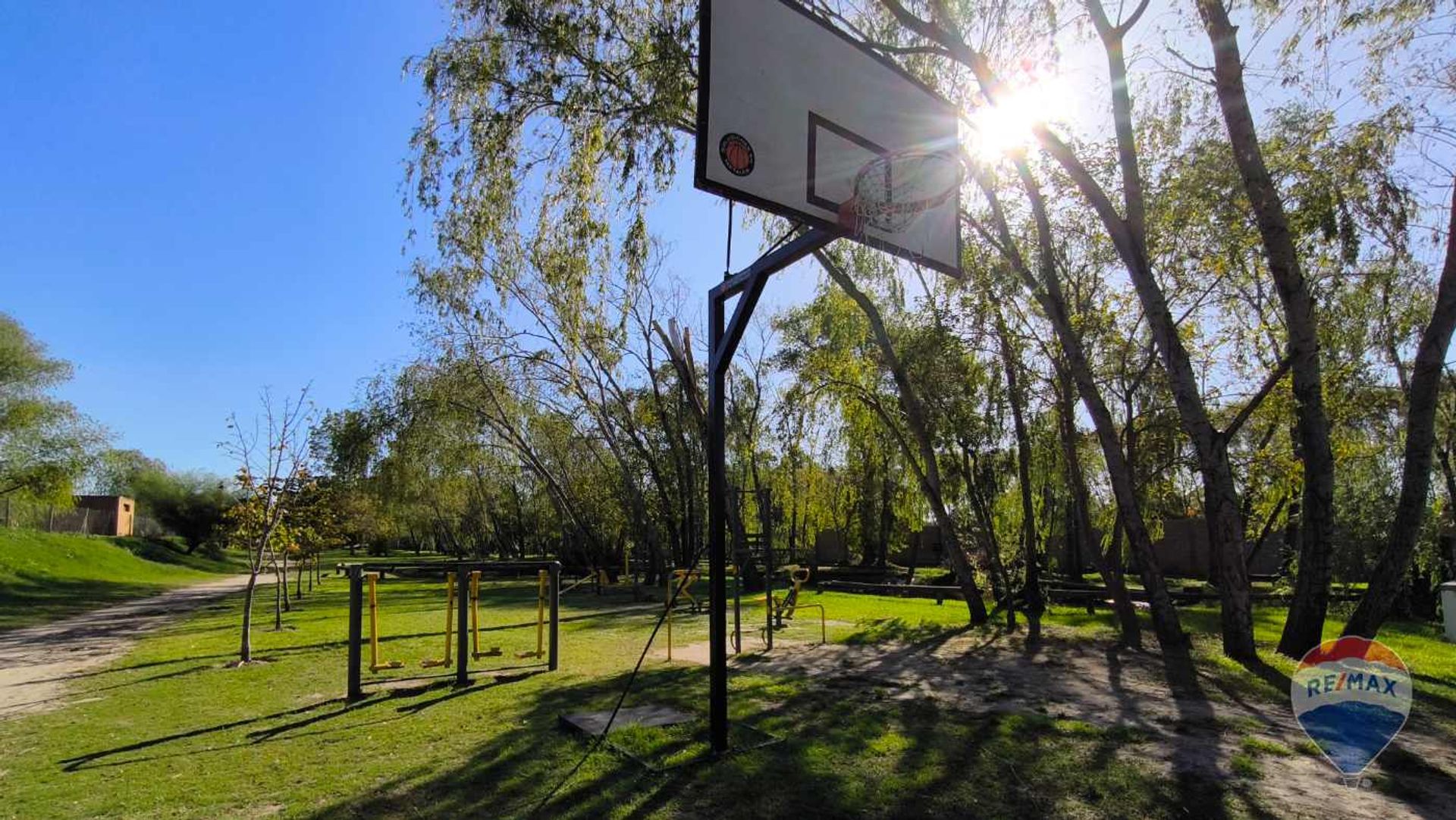 Casa a estrenar en venta al agua en San Benito