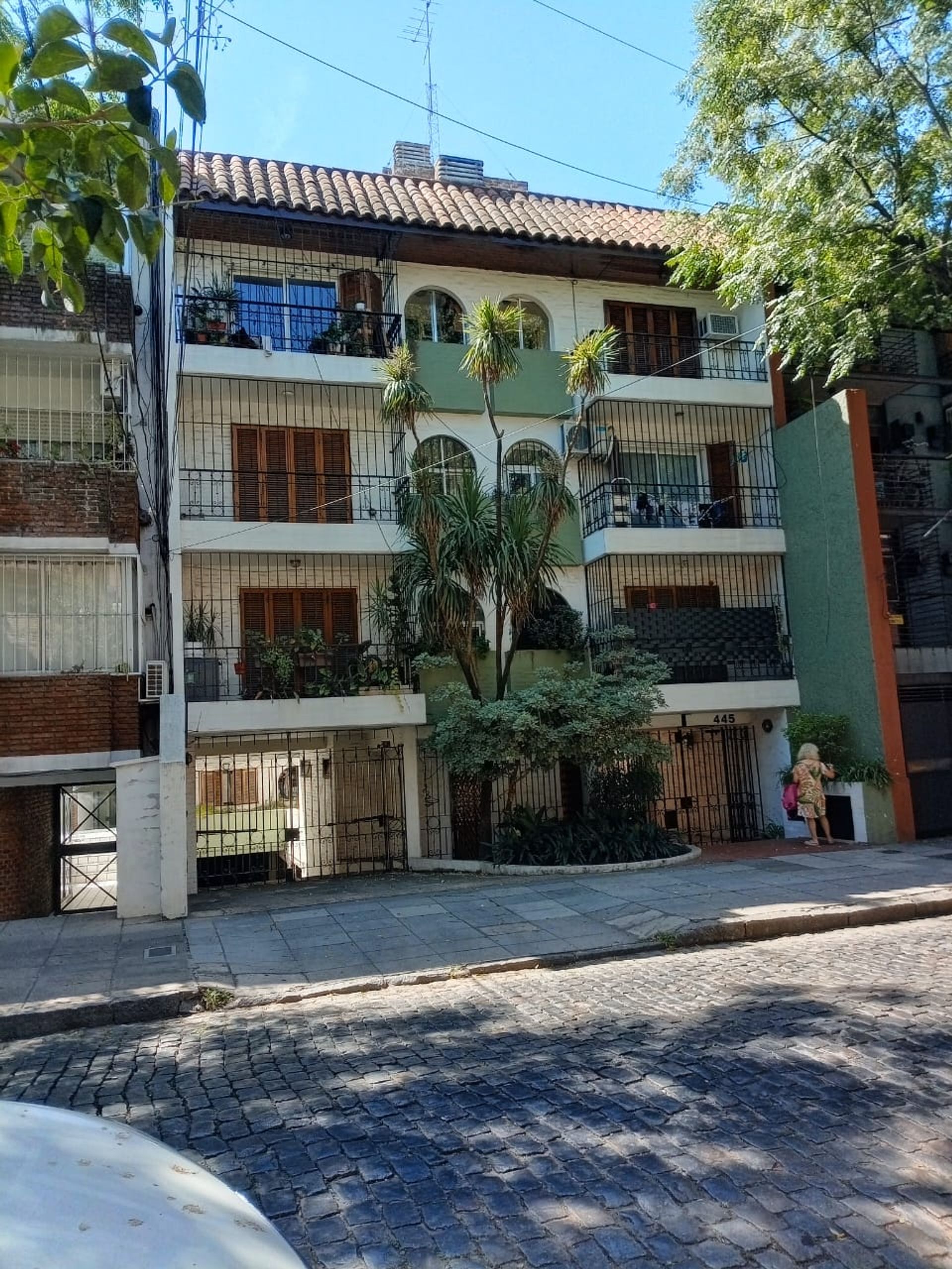 Rental 2 rooms with balcony, garden, garage