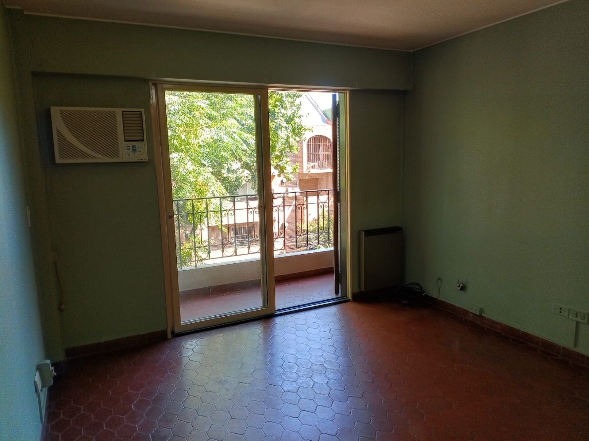 Alquiler 2 Ambientes Con Balcon Jardin Cochera
