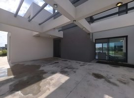 House for Sale Santa Ana Neighborhood, La Laguna