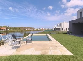 House for Sale Santa Ana Neighborhood, La Laguna