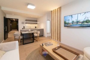 Selling 3-room Brickell Remeros with balcony and pool