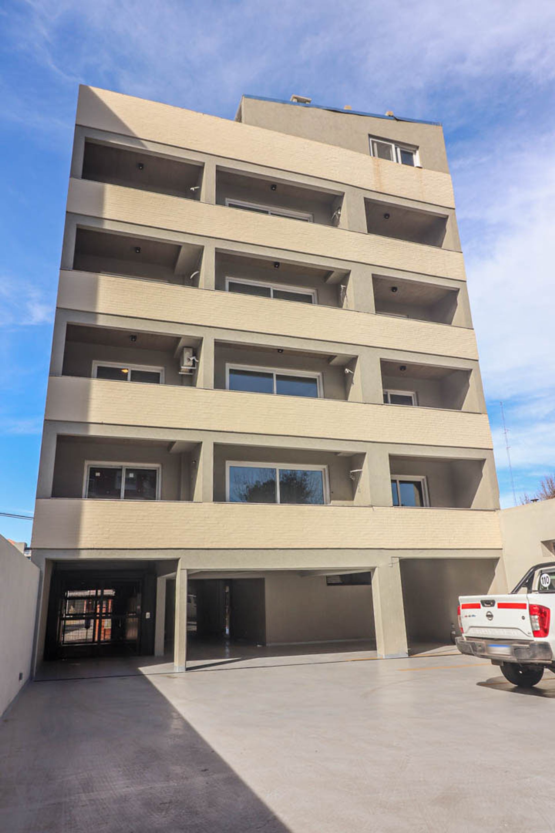 Venta Dpto monoambiente Tigre centro con Cochera