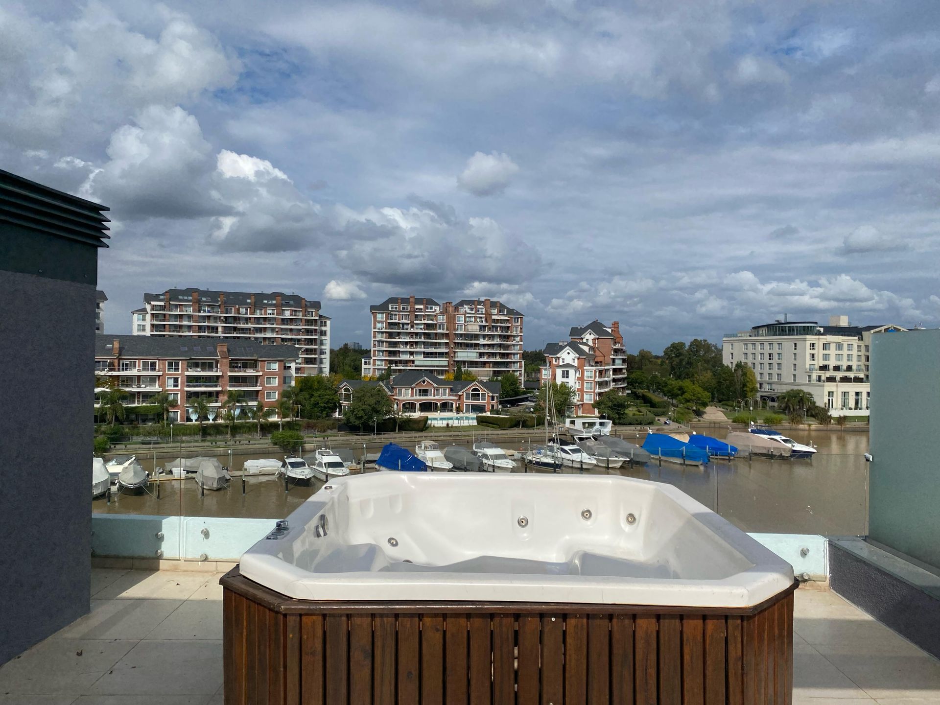 Depto Venta Vista Bahia Nordelta Terraza Jacuzzi
