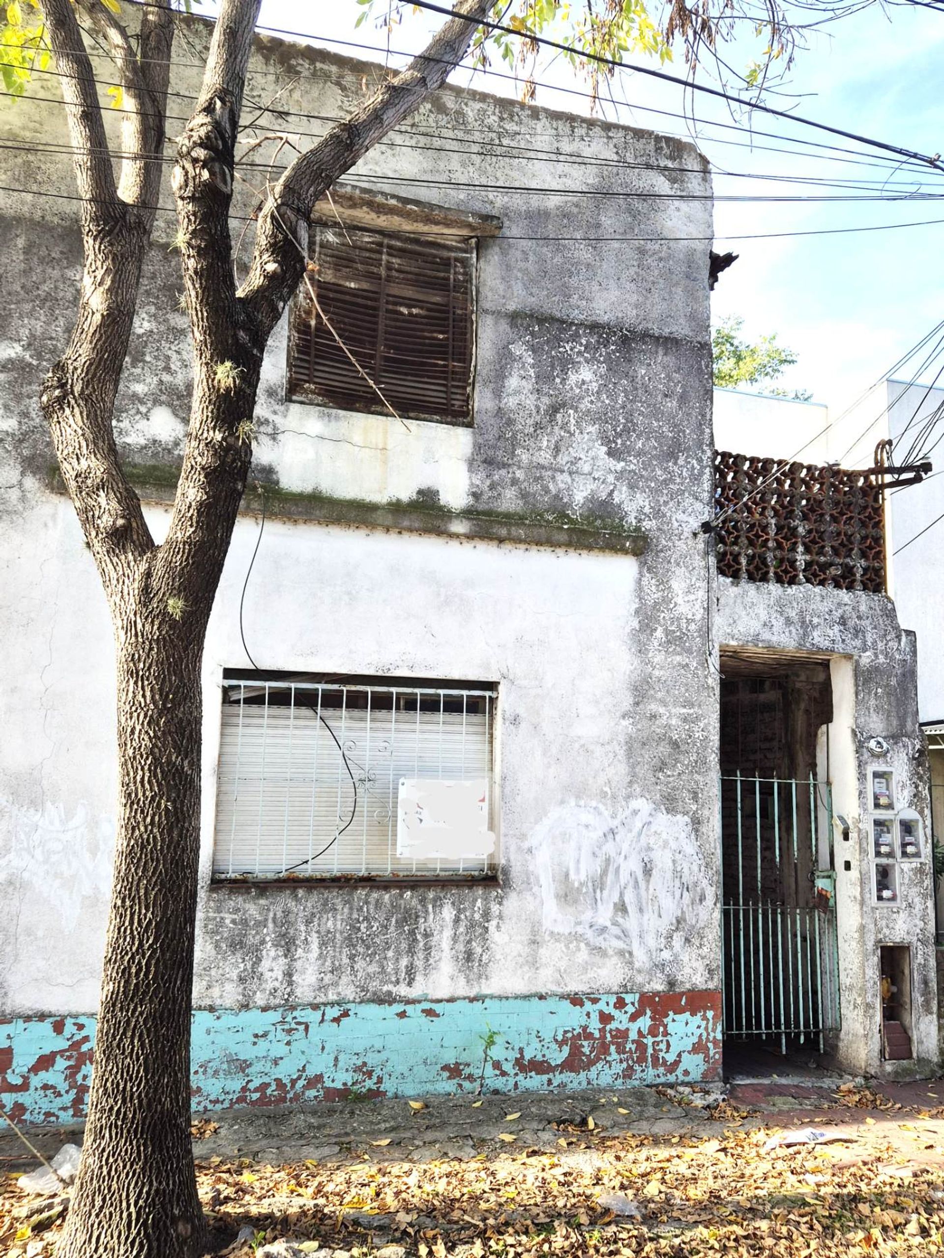 Venta de Lote con 2PH a Refaccionar ideal Inversor