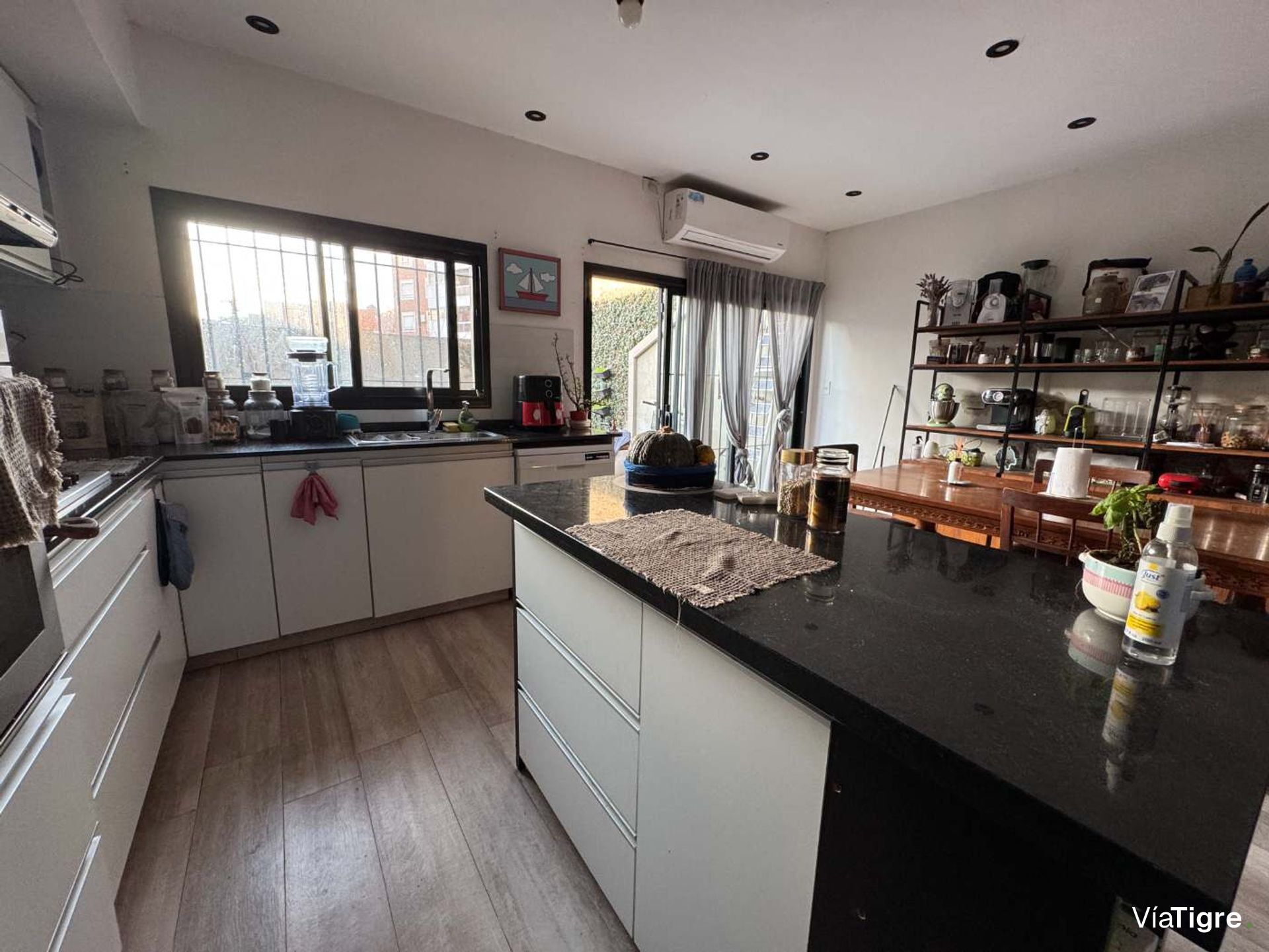 Casa Venta 3 ambientes, jardin, Beccar cerca av.