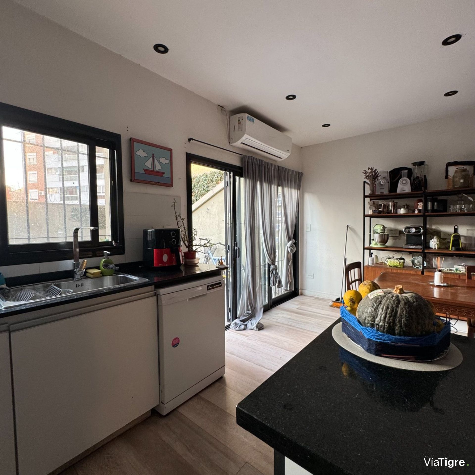 Casa Venta 3 ambientes, jardin, Beccar cerca av.
